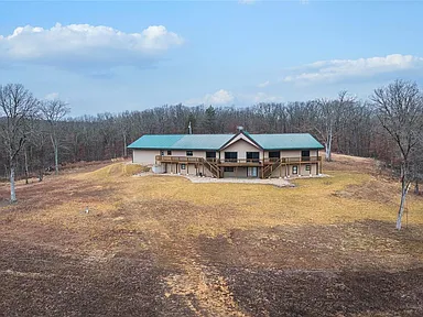 A Private Nature Retreat with Luxurious Living and Endless Possibilitie