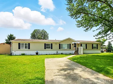 Spacious Private Retreat with Over 43 Acres of Land