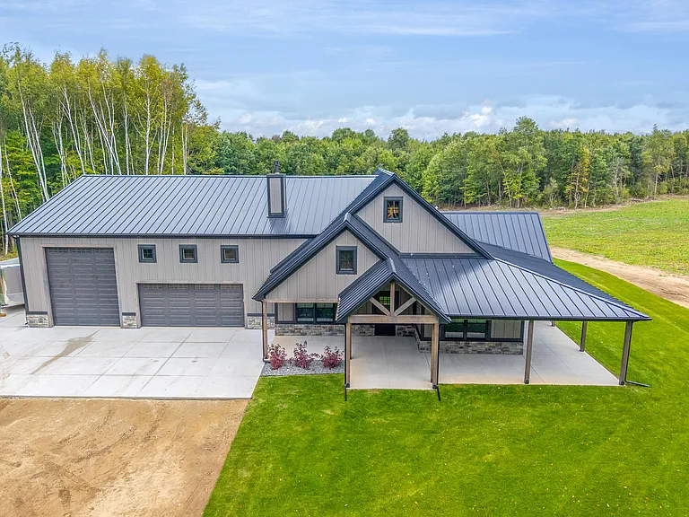 Modern Barndominium Retreat on 360 Acres of Pure Privacy and Nature