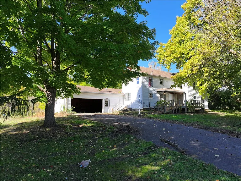 Charming 1885 Country Farmhouse on 10 Acres, New York