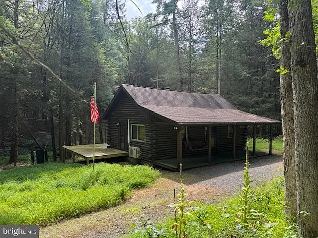 Charming Log Cabin Retreat in Rothrock State Forest – Your Peaceful Nature Getaway