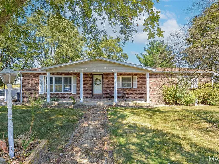 Peaceful Ranch Home on 3 Acres with Endless Potential, Illinois