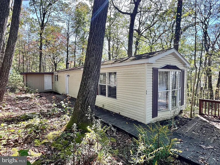 Peaceful Countryside Retreat with Endless Potential in Breezewood