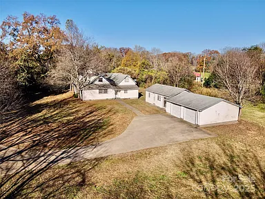 Versatile Estate Surrounded by Nature in Statesville