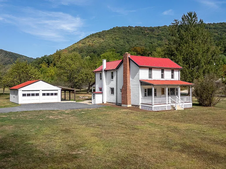 Nature-Surrounded Escape in Renovo, Pennsylvania