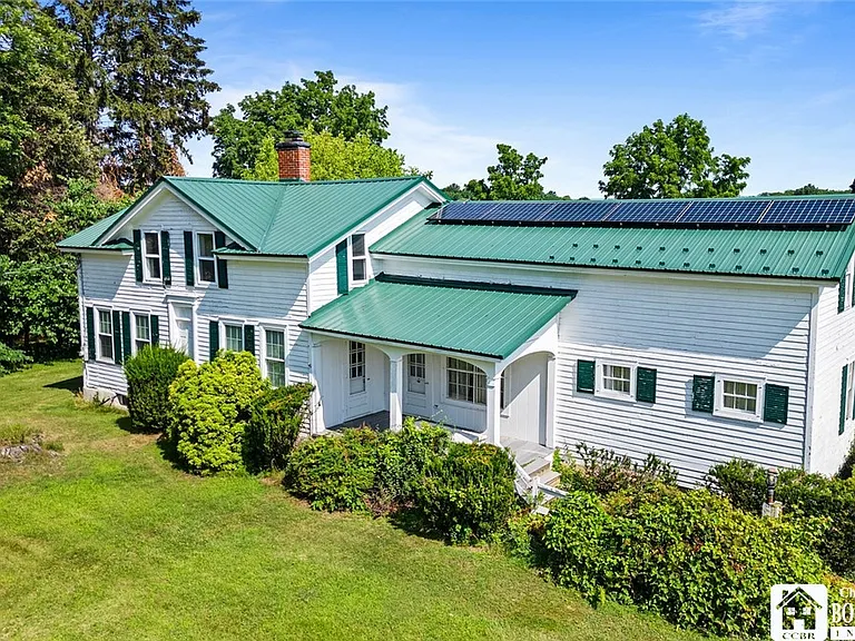 Charming Rural Homestead with Modern Comforts and Acreage, New York