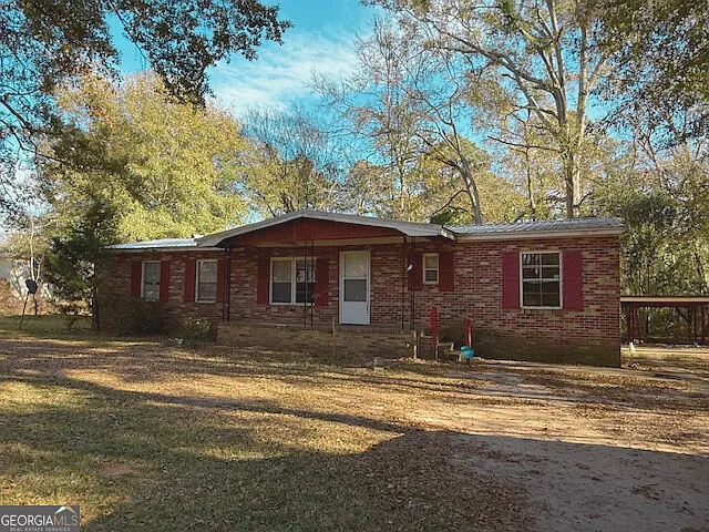 Charming Ranch Home with Renovation Potential in Milledgeville