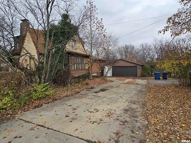 Spacious Corner-Lot Home with Classic Brick Charm in Mount Vernon