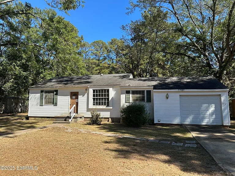 Fixer-Upper Home with Spacious Yard in Meridian