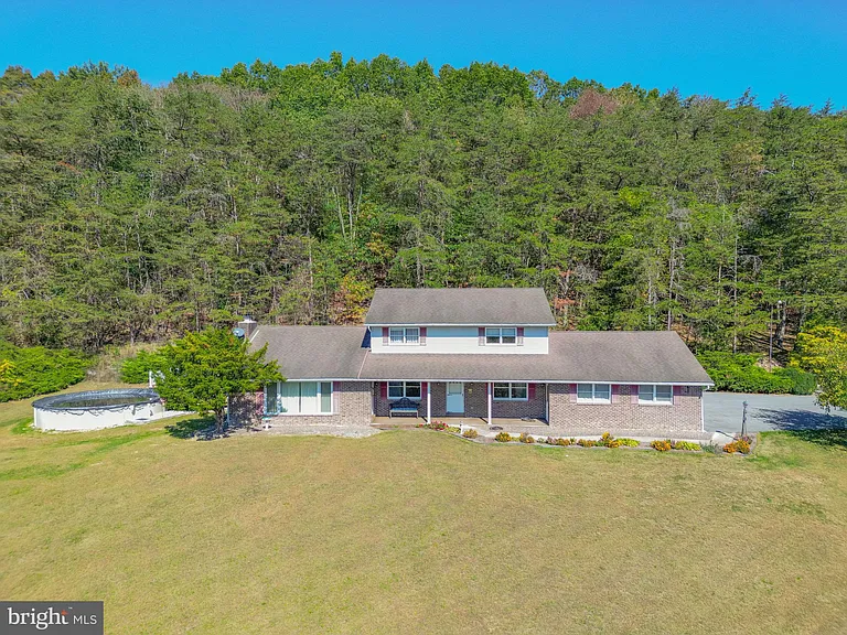 Private Country Retreat on 13 Acres in Lewistown, Pennsylvania