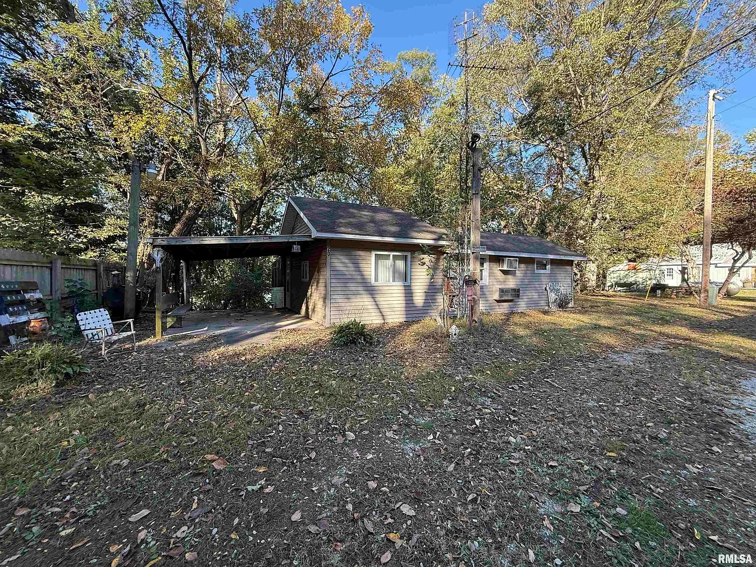 Secluded Cabin Retreat on 50 Acres in Keithsburg, Illinois