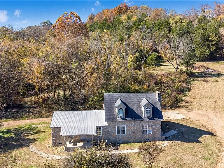 Hidden Gem on Expansive Land in Ardmore, TN