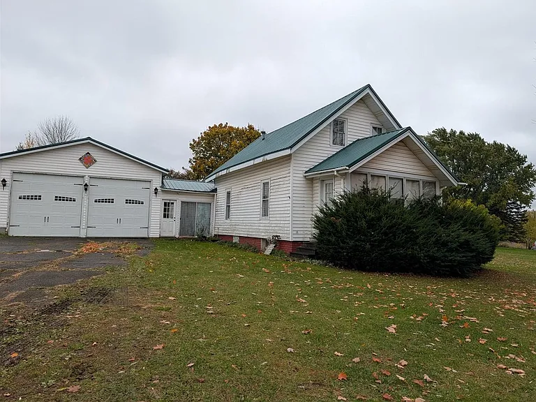 Cozy Country Home with Spacious Land in Gainesville, NY