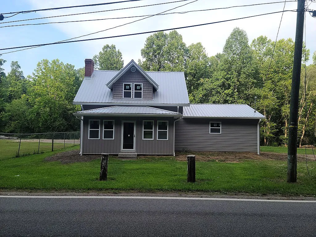 Riverside Retreat with Quiet Mountain Surroundings, Danville, West Virginia