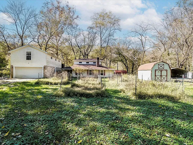 Spacious Waterfront Retreat Along the Kentucky River in Frankfort, Kentucky
