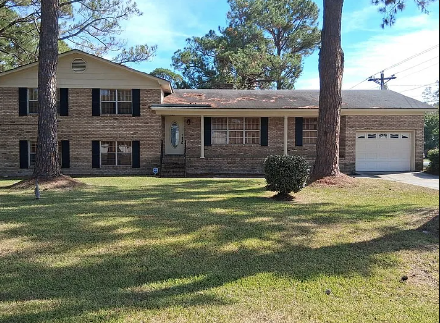A Family Classic with Spacious Potential, Tifton Georgia