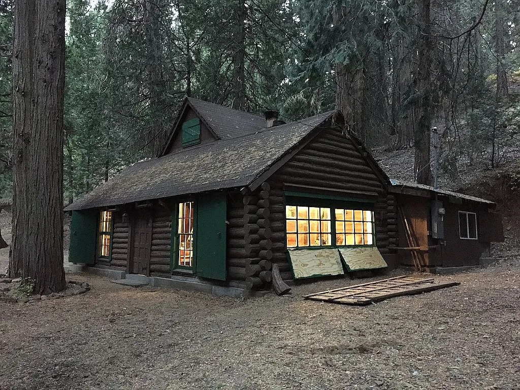 Charming Mountain Cabin Retreat in Wofford Heights
