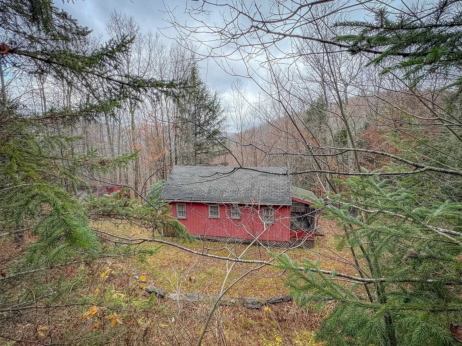 Wooded 13.2-Acre Outdoor Retreat in Stockbridge, Vermont