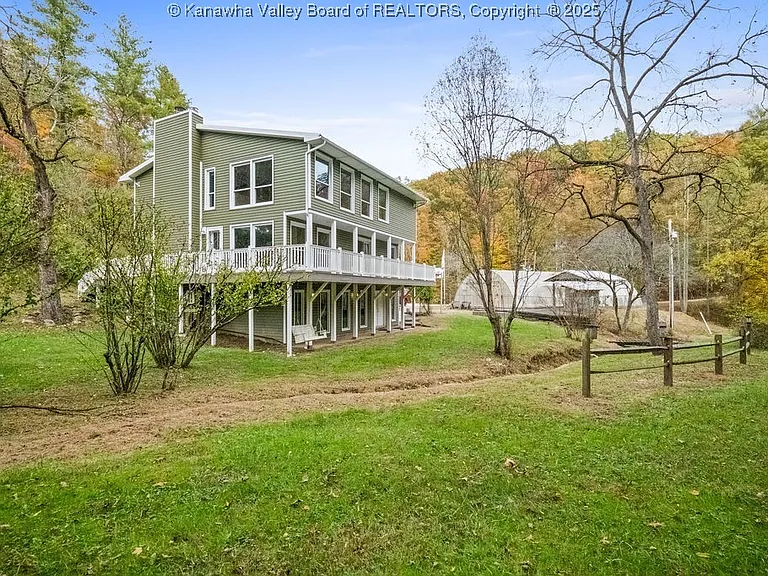 A Rare Retreat in Culloden, West Virginia Surrounded by Nature, Privacy, and Endless Possibilities