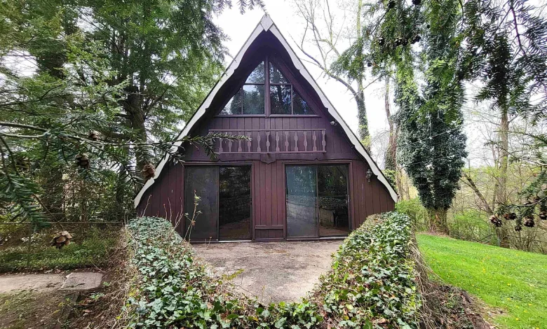Charming A-Frame Retreat with 2–3 Bedrooms, 2 Bathrooms & Endless Potential
