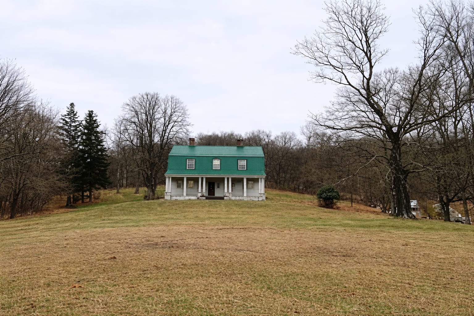 Spacious Farmhouse with Expansive Land in New Kensington, Pennsylvania