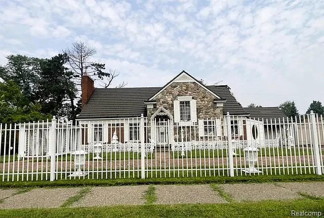View of Spacious Bungalow with Pool and Renovation Potential in Highland Park ...