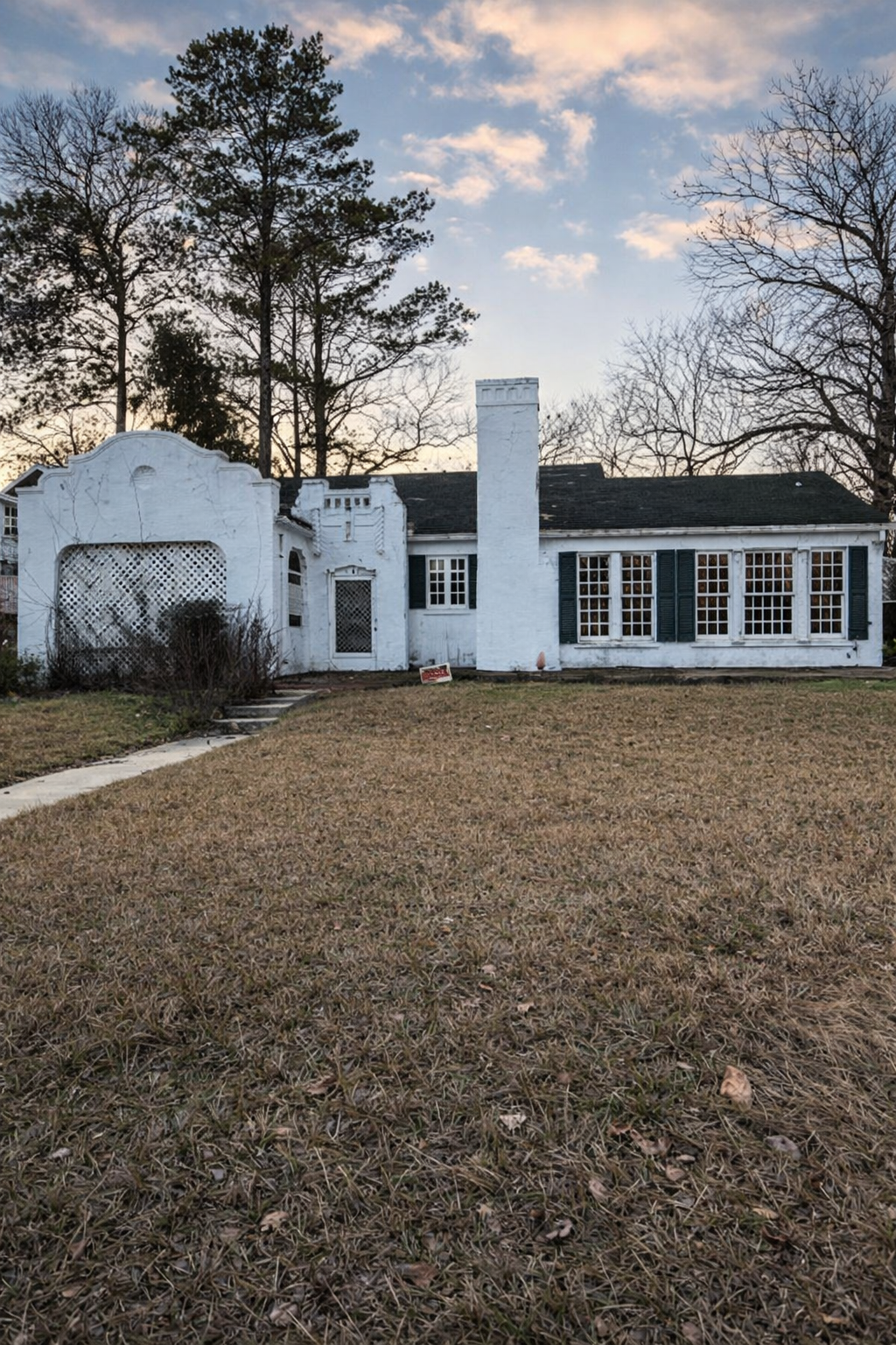 Character Residence Offering Flexible Space and Renovation Potential