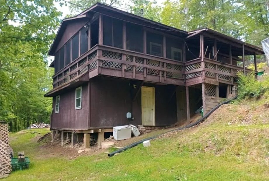 Spacious Country Home on 10.75 Acres in Camden on Gauley, West Virginia
