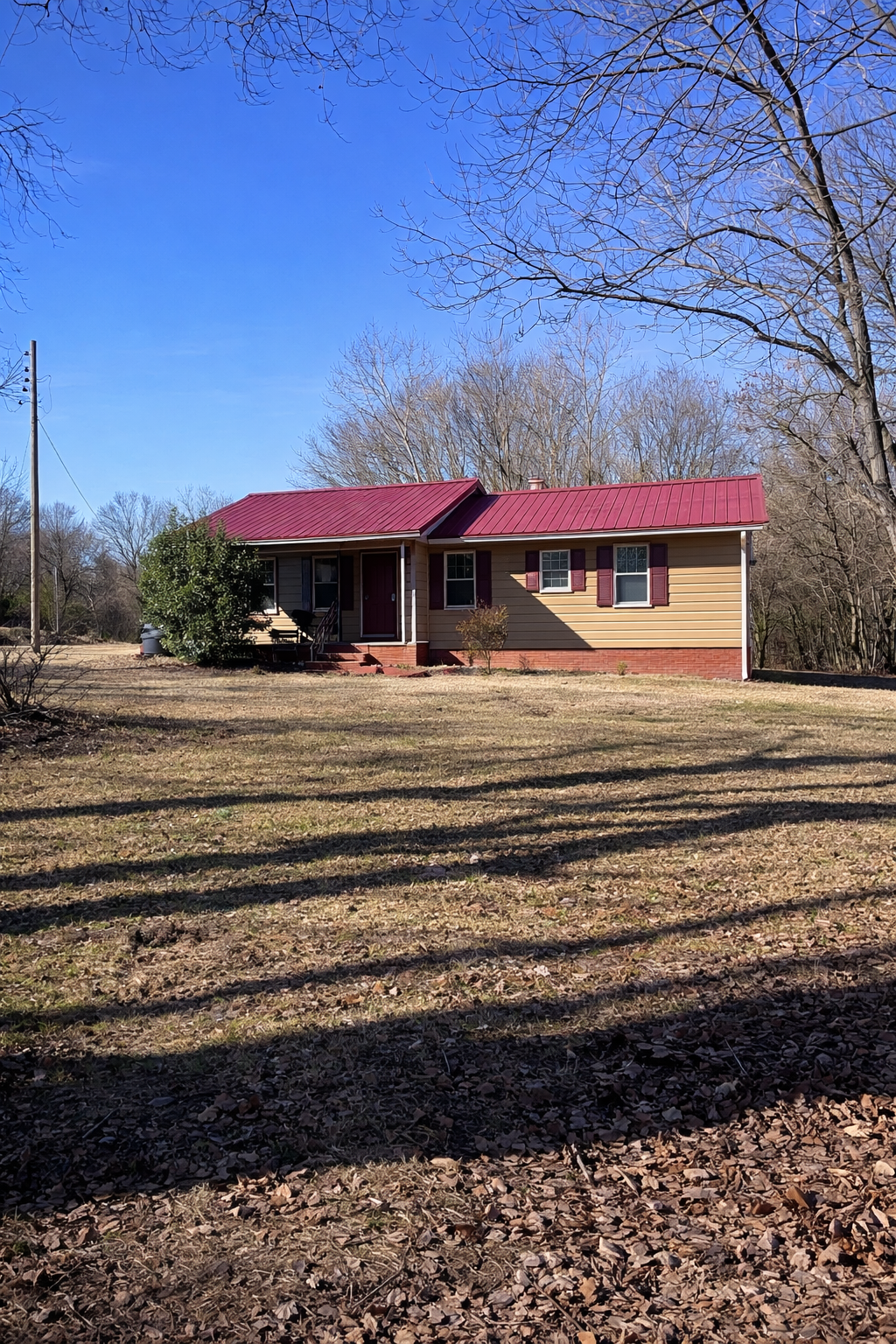 Country Home on Mountain Rd with Spacious Yard & Privacy – Halifax, VA