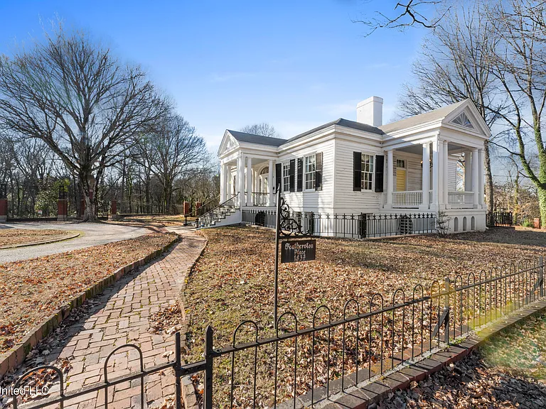 Charming Craftsman Home in Holly Springs