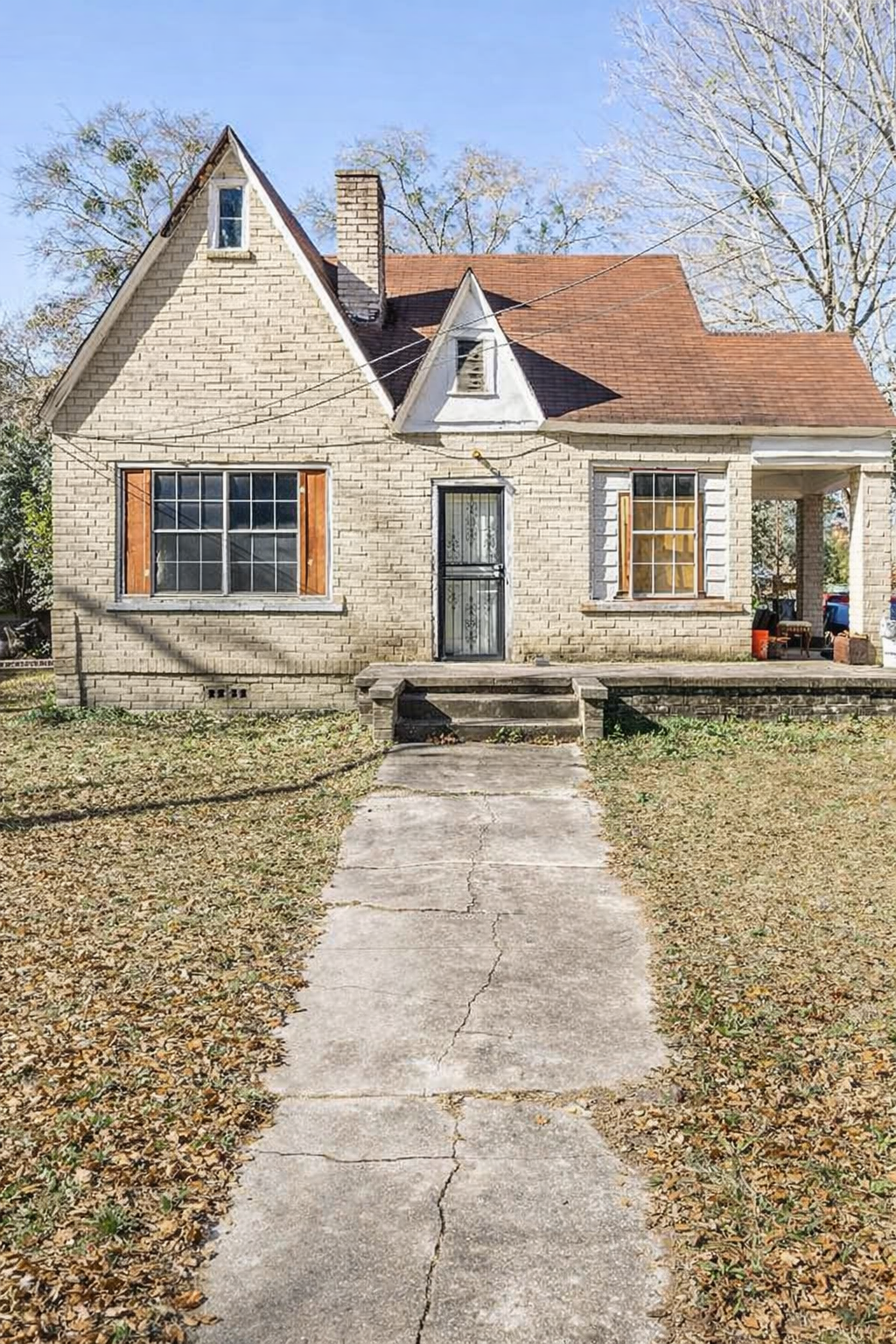 Classic Single-Level Home with Spacious Yard in a Quiet Macon Neighborhood