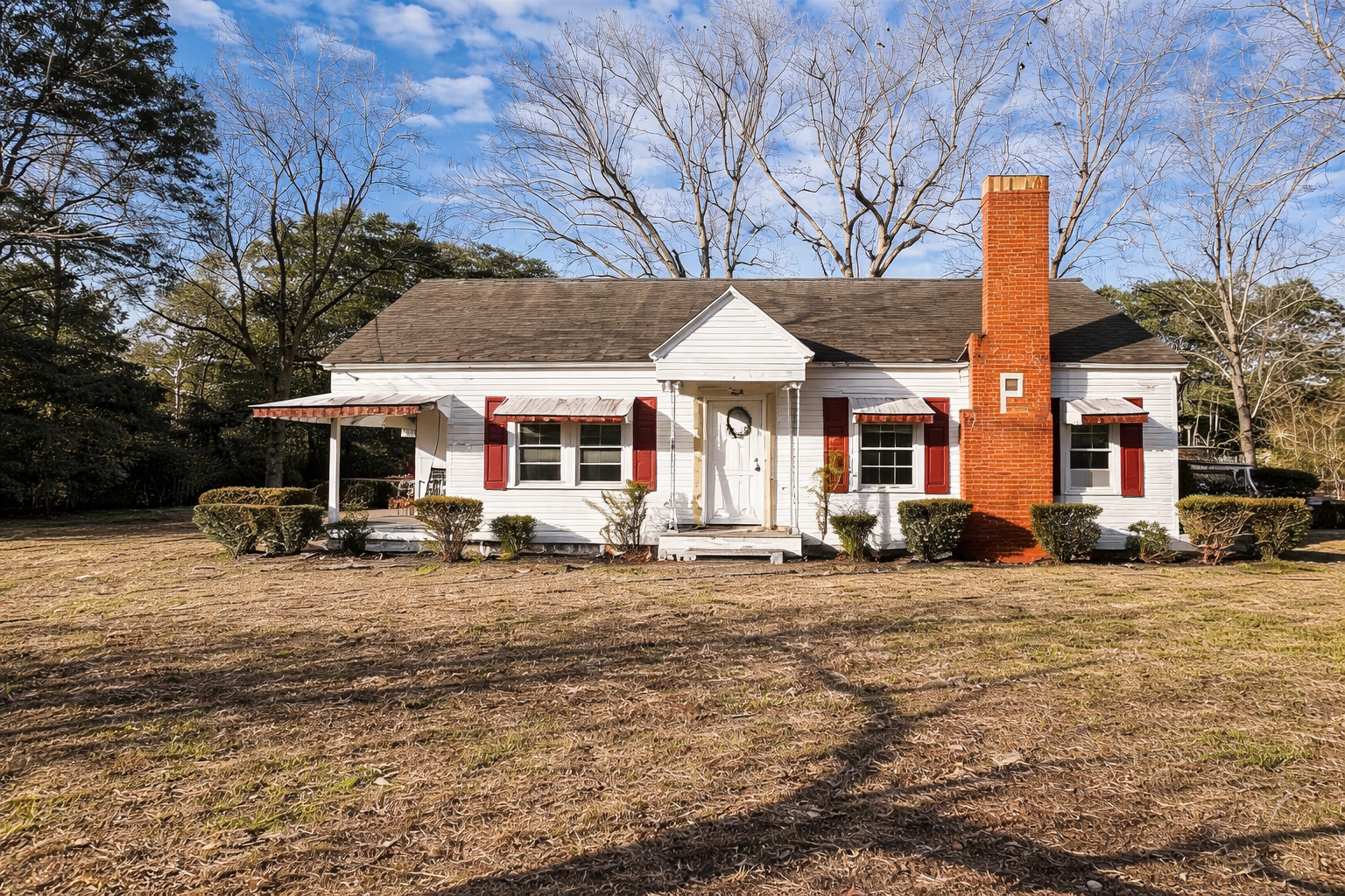 Living Opportunity in Elba with Expansive Outdoor Space