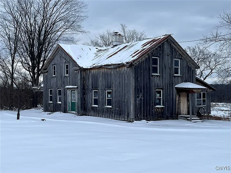 Private Country Farm Property with Open Land in Hammond New York
