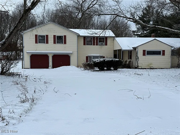 Peaceful Warren Home with Living Spaces and Great Outdoor Potential