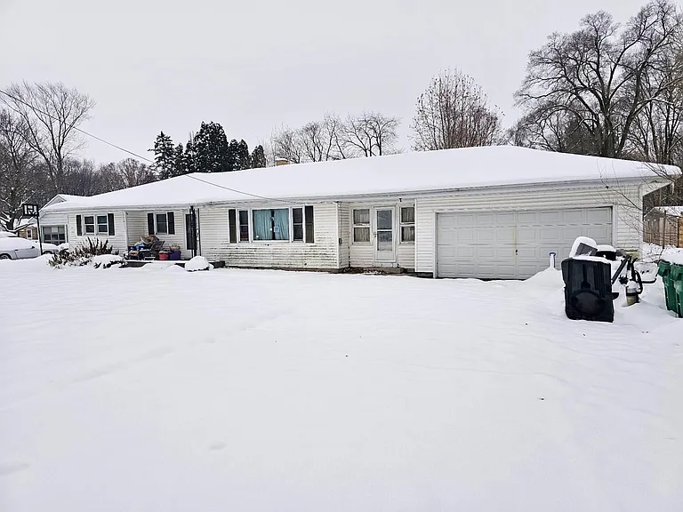Beautiful Home in La Porte with Spacious Yard and Everyday Convenience