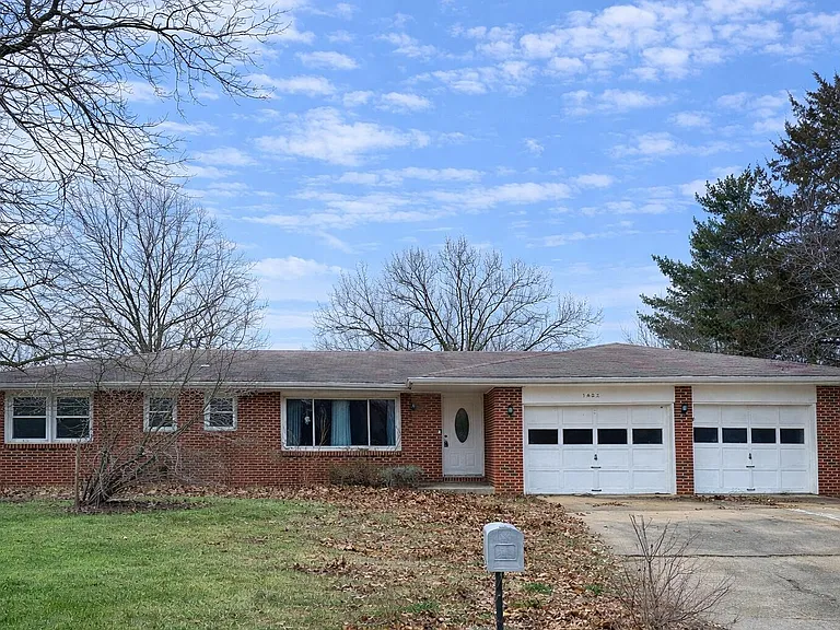 Spacious Brick Home in Quiet Residential Area of Columbia