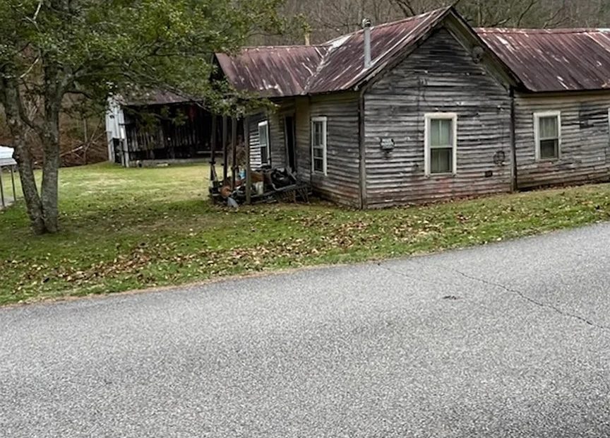 Expansive 50-Acre Property with Mobile Home in Sandy Hook, Kentucky