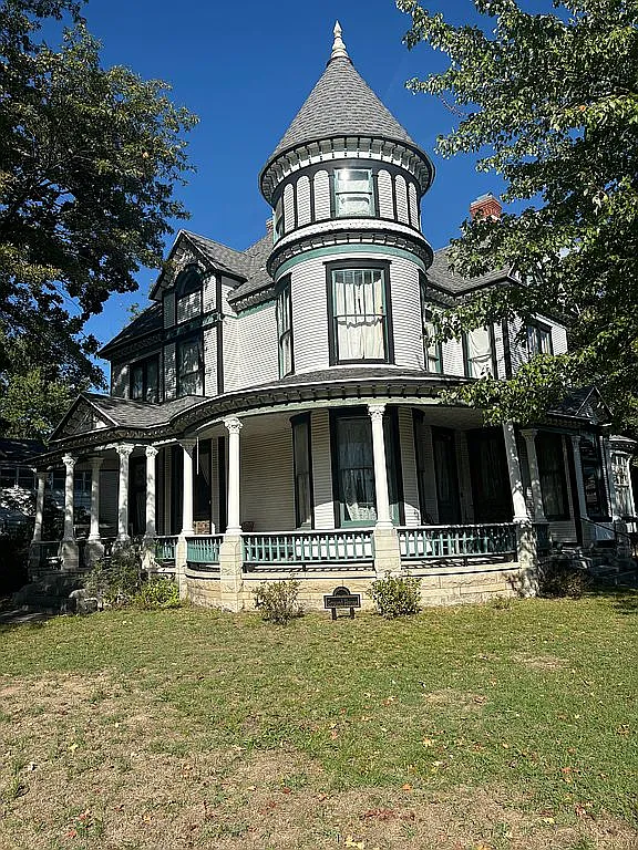 Beautiful Historic Property in Carthage, Missouri