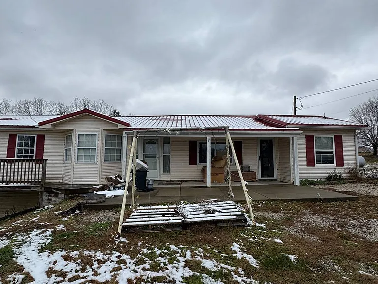 Peaceful Country Living Retreat in Clay City, Kentucky