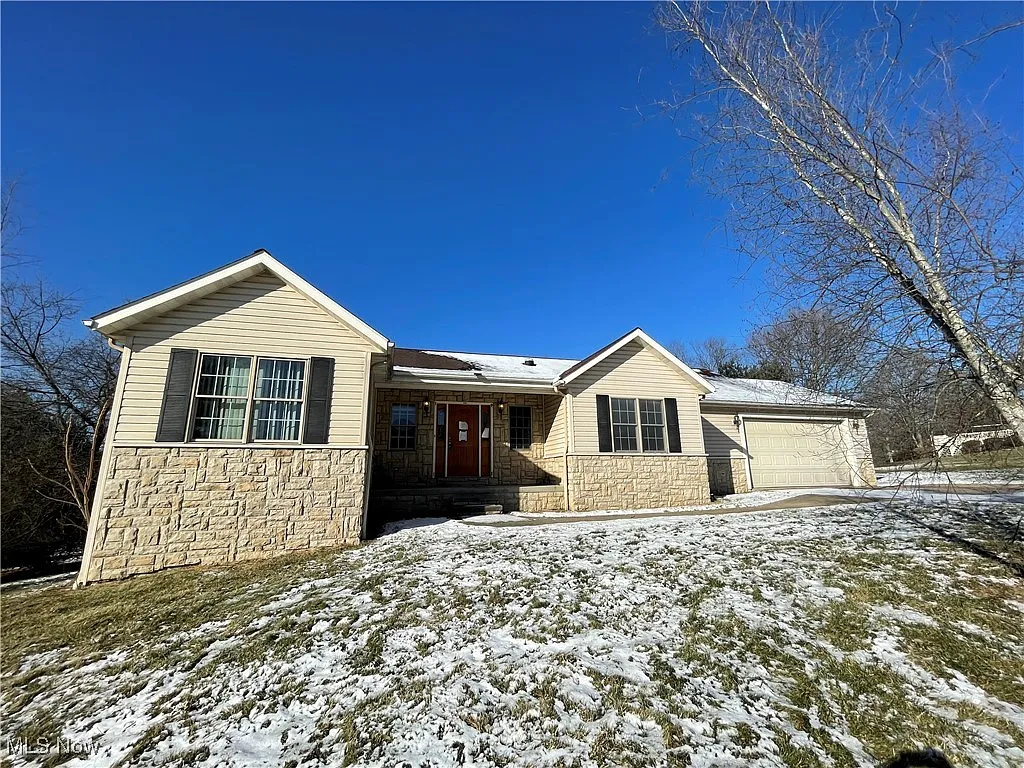 Charming Countryside Home in Cambridge, Ohio
