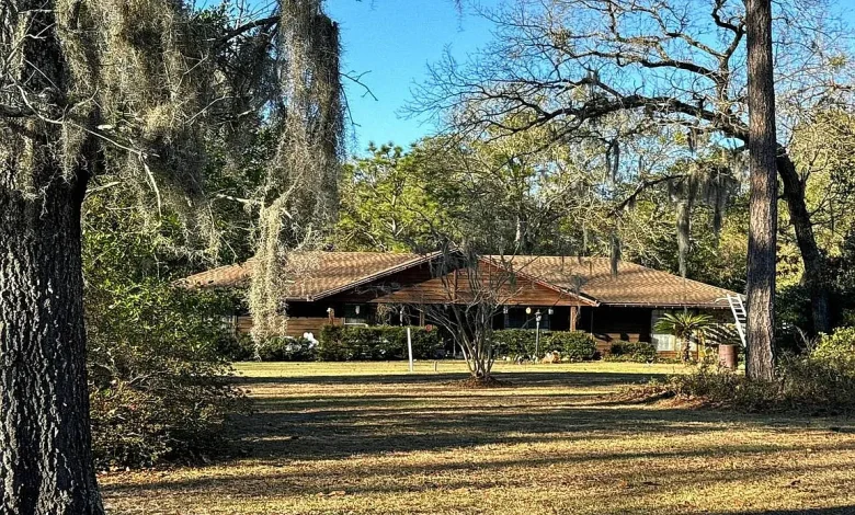 Comfortable 4-Bedroom, 2-Bath Ranch Home Set on 1.57 Acres in Middleburg