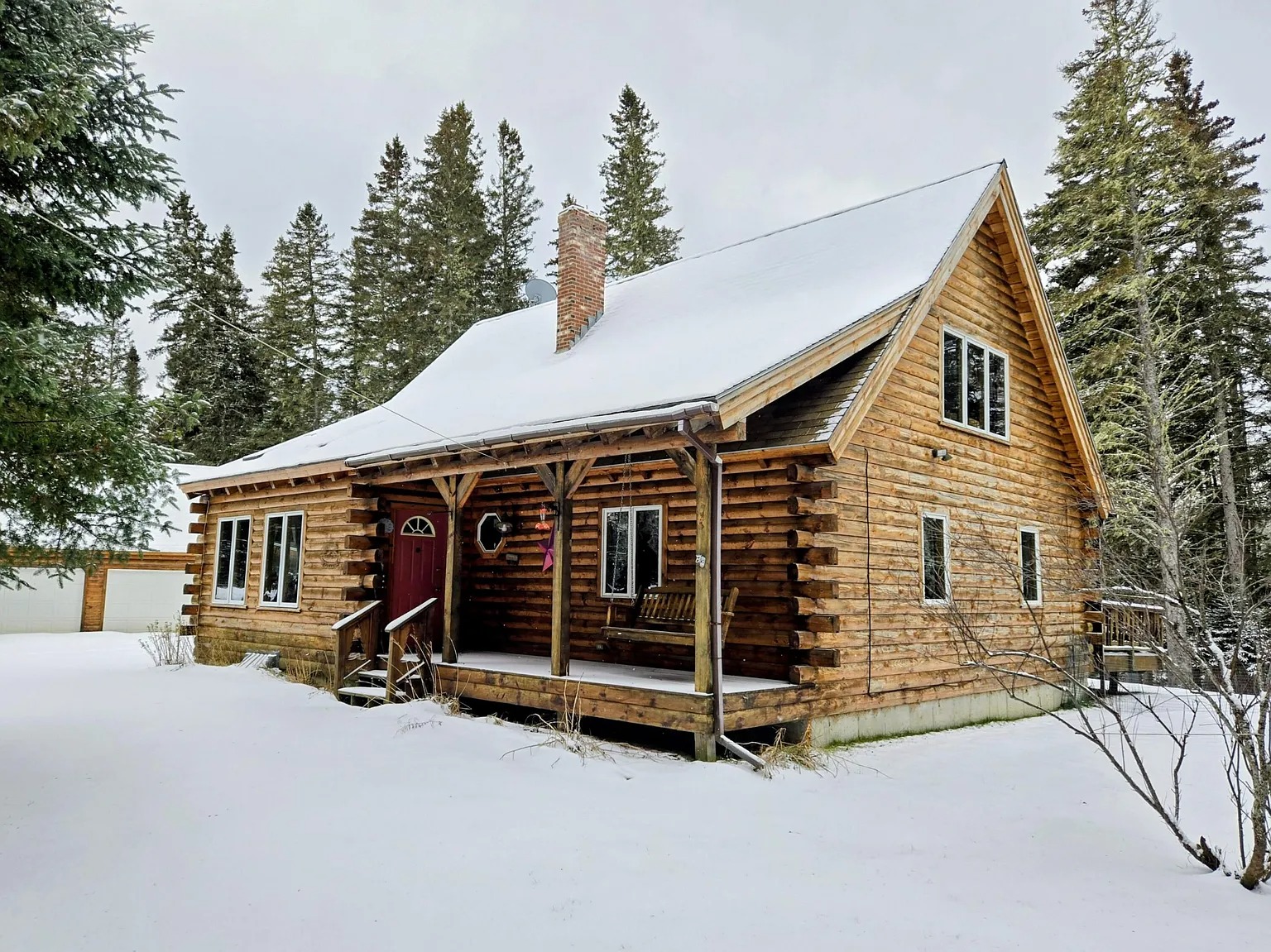 Charming Log Cabin Retreat in Scenic Rangeley, Maine