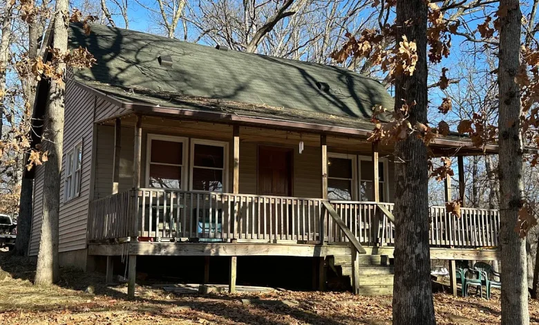 Cozy Lakefront Cabin Overlooking Lake Carlinville