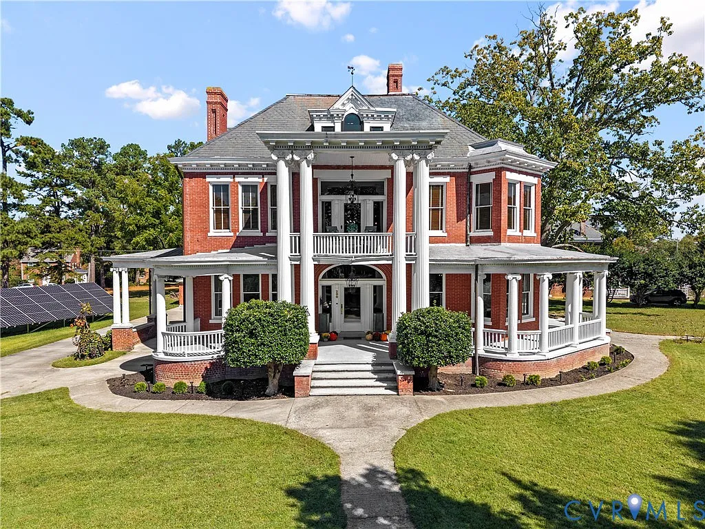 Elegant Historic Colonial Revival Residence in Crewe, Virginia