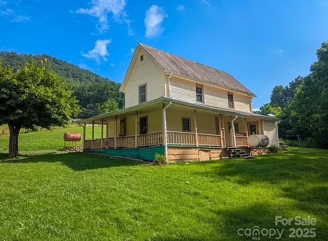 Charming Historic Farmhouse in Scenic Yancey County
