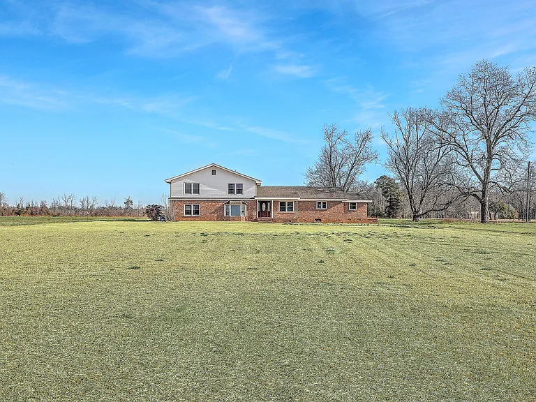 Spacious Country Home with Endless Potential in Hartsville