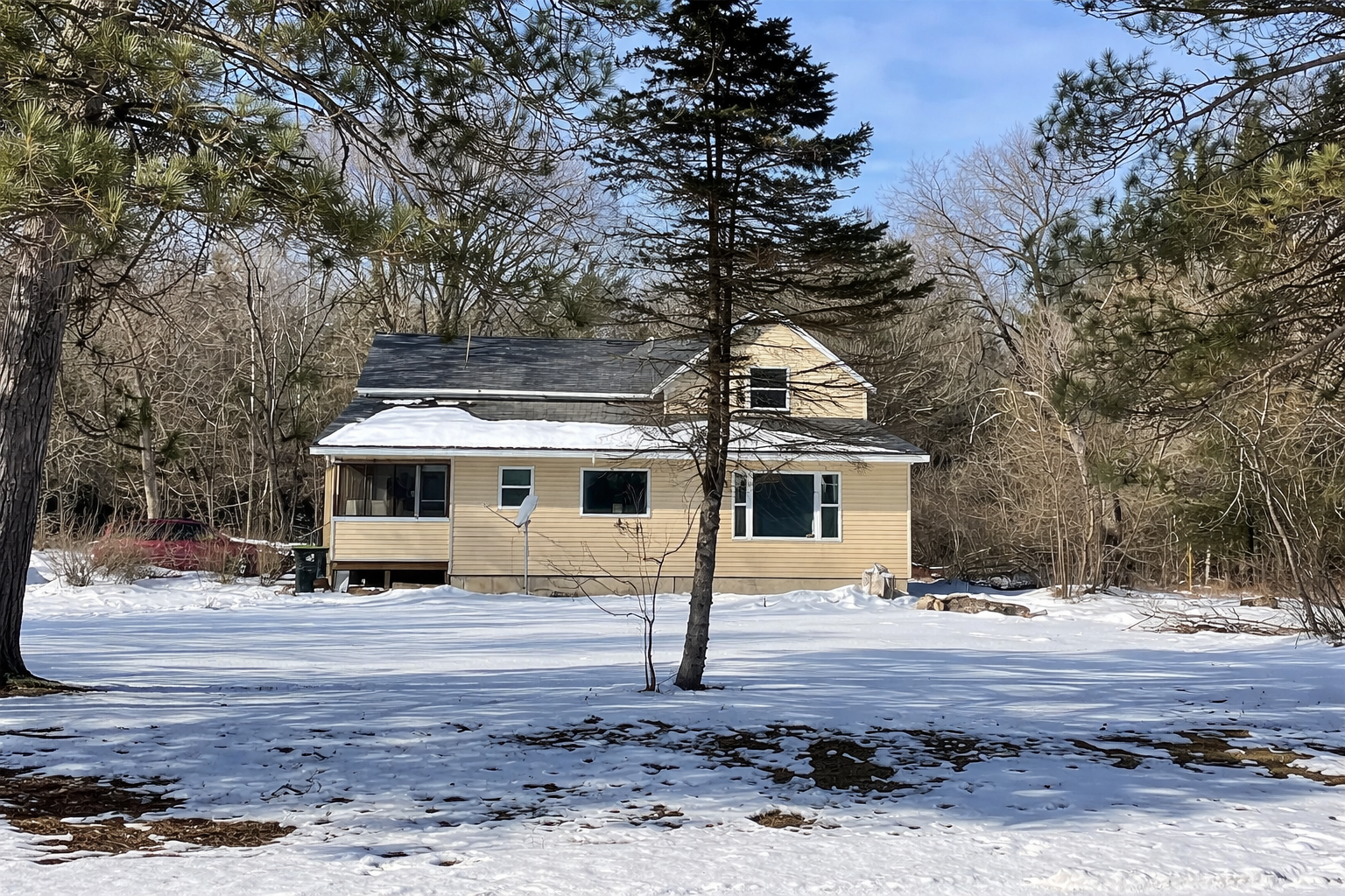 Spacious Country Home Retreat in Humbird, Wisconsin