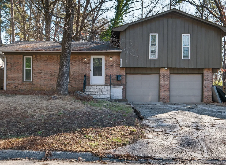 Charming Brick Split-Level Home in Little Rock, Arkansas