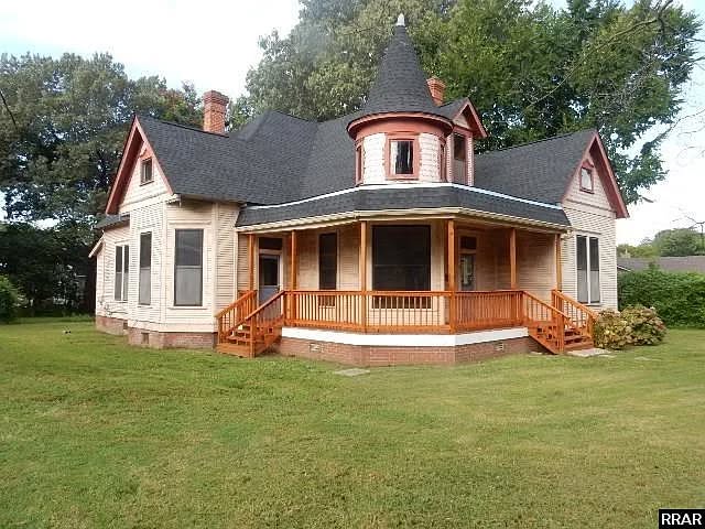 Charming Historic Home Now Offered at $79,900 in Dyersburg, Tennessee