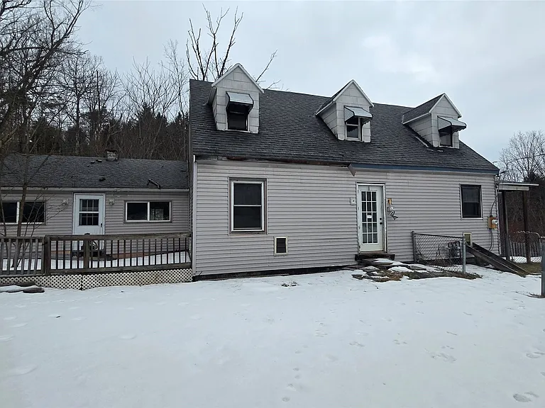 Spacious Fixer-Upper with Strong Investment Potential in Johnson City